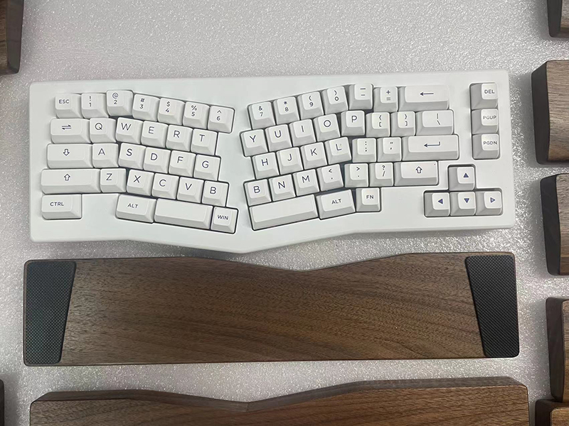 Poggiapolsi Personalizzato in  - Wrist Rest Wood recensione e prezzo